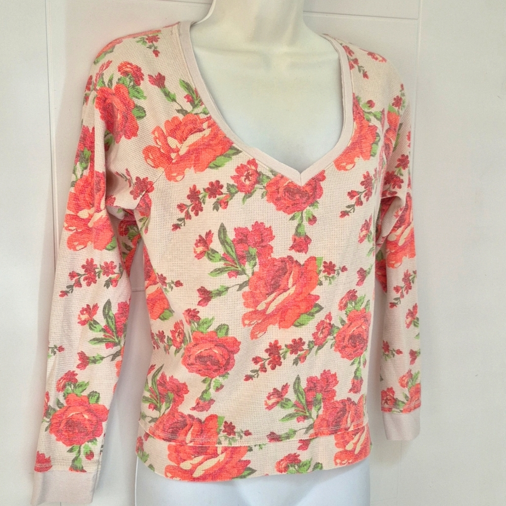 Abercrombie & Fitch Rose Floral V-Neck Sweater M
